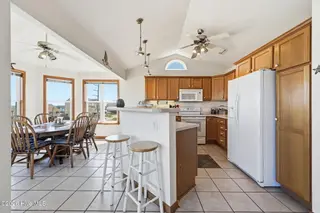 1821 S Shore Drive, Surf City, NC 28445 – photo 12: 29-web-or-mls-_RAD2761