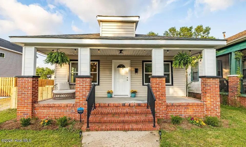 1109 S 9th Street, Wilmington, NC 28401 – photo 1 of 24