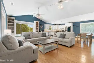 102 Sandpiper Lane, Indian Beach, NC 28512 – photo 6: Living room