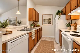 109 Jenny Lane, Havelock, NC 28532 — 2-bedroom townhome in Village Park, Havelock, NC, photo 5 of 33: VSJLKITC