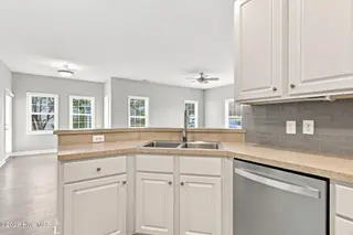 115 Palmetto Place Circle, Beaufort, NC 28516 – photo 16: 14-web-or-mls-590A0720-edit