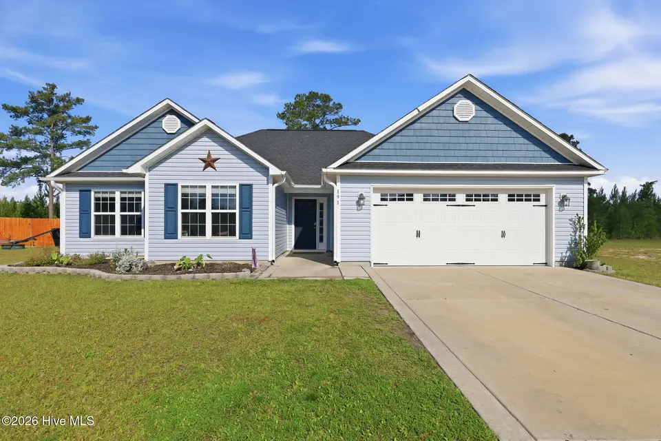 191 Moonstone Court, Jacksonville, NC 28546 – photo 1 of 48: 5-web-or-mls-191 Moonstone Ct 104-edit