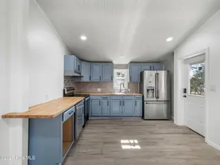 2073 Dawson Cabin Road, Jacksonville, NC 28540 — 3-bedroom home, Jacksonville, NC, photo 16 of 44: Kitchen