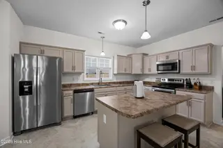 806 Tuscarora Trail, Jacksonville, NC 28546 – photo 4: 11_kitchen