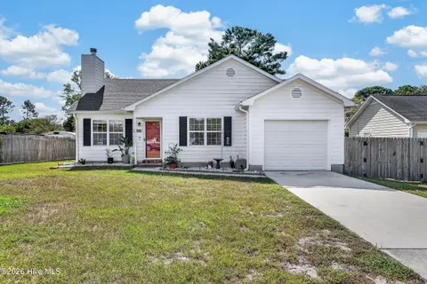 484 Sand Ridge Rd, Hubert