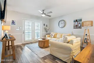 417 4th Street, Sunset Beach, NC 28468 — 4-bedroom home, Sunset Beach, NC, photo 6 of 41: 417 4th St, Sunset Beach, NC