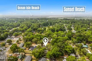 7203 Banner Street SW, Ocean Isle Beach, NC 28469 — 3-bedroom manufactured home in Seaside Heights, Ocean Isle Beach, NC, photo 5 of 38: 5-web-or-mls-CAMMediaLLC.com (6 of 33)