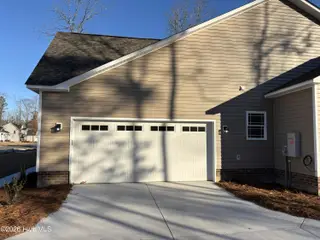 2413 Starling Lane, New Bern, NC 28562 – photo 6: garage