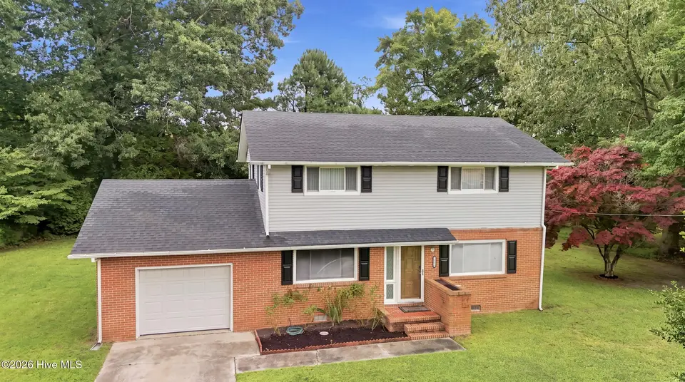 1700 Crescent Drive, Elizabeth City, NC 27909 – photo 1 of 52: Front View