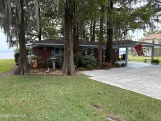 802 Canal Cove Road, Lake Waccamaw, NC 28450 – photo 2: Street view