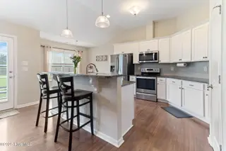 1004 Lendy Drive, Greenville, NC 27858 – photo 10: 26-web-or-mls-IMG_8523