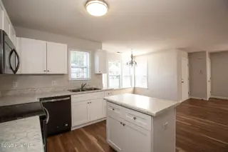 1008 S 10th Street, Wilmington, NC 28401 — 3-bedroom home in Downtown, Wilmington, NC, photo 11 of 29: 10thS1008-4kitDanL33A6329 copy