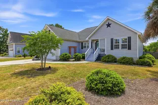 8504 Lakeview Drive, Wilmington, NC 28412 – photo 6: 3_8504_lakeview_dr_003