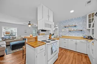 159 NW 4th Street, Oak Island, NC 28465 – photo 18: 18_kitchen