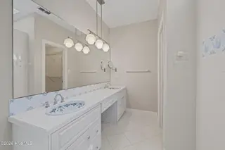 6002 Club House Drive, New Bern, NC 28562 – photo 22: 21-web-or-mls-DSC_2473