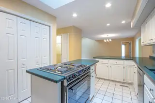 65 Lake Shore Drive, Pinehurst, NC 28374 — 2-bedroom home in Unit 10, Pinehurst, NC, photo 16 of 41: Kitchen6