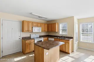 928 S 10th Street, Wilmington, NC 28401 — 3-bedroom home in Downtown, Wilmington, NC, photo 9 of 26