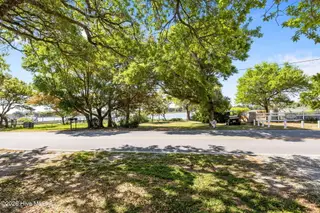 2205 Front Street, Beaufort, NC 28516 – photo 7: 7-web-or-mls-2205 Front St 007