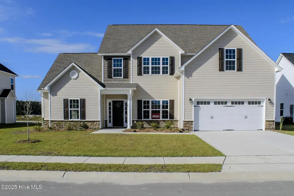 216 Windsor Run Boulevard, Jacksonville, NC 28546 – photo 1 of 29: IMG_2335
