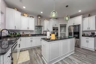 456 Pointe Vista Drive, Elizabeth City, NC 27909 – photo 17: 13-456 Pointe Vista - Kitchen-1