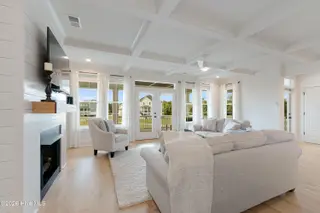 855 Cannonsgate Drive, Newport, NC 28570 – photo 5: Living room