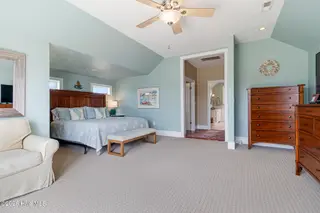 255 Gatsey Lane, Beaufort, NC 28516 — 3-bedroom home in Stanton Landing, Beaufort, NC, photo 17 of 53: Primary suite top floor