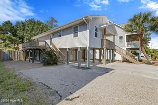313 Greenville Avenue, Carolina Beach, NC 28428 – photo 5: 5-web-or-mls-GI - 313 Greenville Ave - L