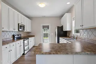 100 Maidstone Drive, Richlands, NC 28574 – photo 7: 08