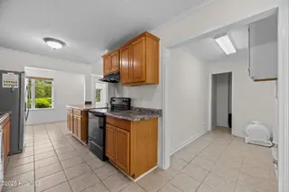 2014 Center Avenue, New Bern, NC 28560 – photo 21: Kitchen and Laundry