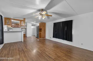 712 Longwood Road NW, Ocean Isle Beach, NC 28469 — 3-bedroom manufactured home, Ocean Isle Beach, NC, photo 11 of 33: 712LongwoodRdNW - 6
