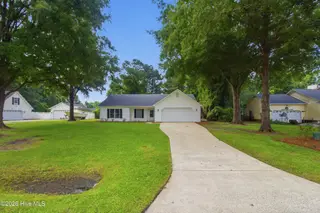 207 Forest Oaks Drive, New Bern, NC 28562 – photo 6: 8_img_2110