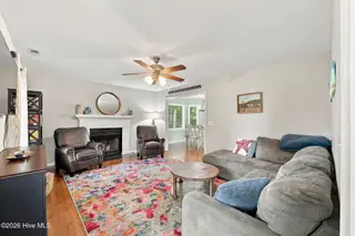 203 Trolley Court, New Bern, NC 28560 — 4-bedroom home in Trolley Run, New Bern, NC, photo 10 of 52: 19-web-or-mls-DSC_9730_edit