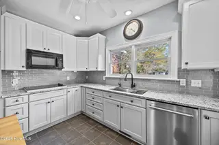 103 Francis Marion Drive, Wilmington, NC 28411 – photo 17: 21_kitchen