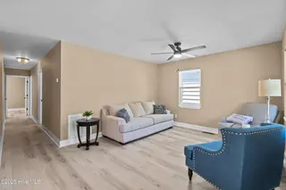 118 S 13th Street, Wilmington, NC 28401 – photo 11: 118 S 13 Living Room (4)