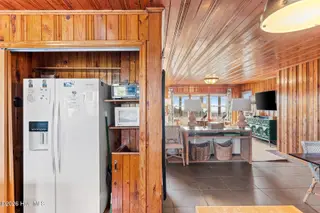 411 S Anderson Boulevard, Topsail Beach, NC 28445 — 3-bedroom home in Topsail Inlet Terrace, Topsail Beach, NC, photo 14 of 53: 012_411_s_anderson_blvd-12_933