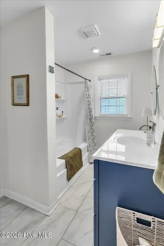 1502 N Hills Court, New Bern, NC 28562 – photo 24: Primary Bath