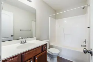 208 Glen Cannon Drive, Jacksonville, NC 28546 – photo 21: mls-DSC08557