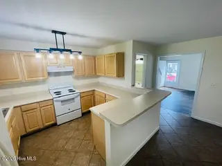 304 Comanche Trail, Havelock, NC 28532 – photo 8: IMG_7420