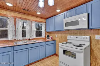 348 Shaw Highway, Rocky Point, NC 28457 — 2-bedroom home, Rocky Point, NC, photo 15 of 29