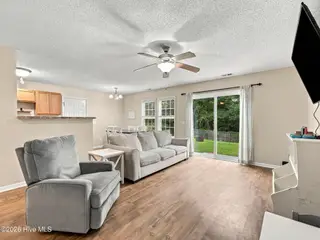 106 Republic Court, Jacksonville, NC 28540 – photo 4: Living Area