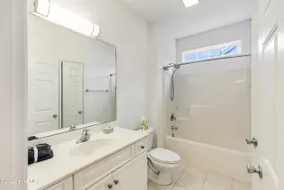 5052 Wyncie Wynd, Southport, NC 28461 — 2-bedroom townhome in South Harbour Village, Southport, NC, photo 17 of 44: 5052 Wyncie Wynd-19