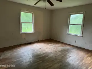 2128 Yaupon Drive, Wilmington, NC 28401 — 3-bedroom home in Greenfield Lake Estates, Wilmington, NC, photo 20 of 22: IMG_6398