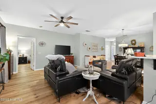 814 SW Mackay Court, Wilmington, NC 28412 — 4-bedroom home in Lords Creek, Wilmington, NC, photo 9 of 34: Image 08