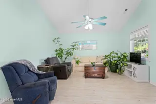 609 Spartanburg Avenue, Carolina Beach, NC 28428 – photo 5