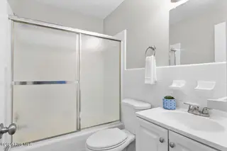 207 S Englewood Drive, Rocky Mount, NC 27804 – photo 17: Main Hallway Bathroom