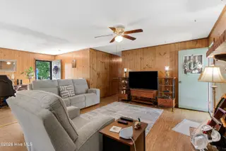 500 Maple Lane, Morehead City, NC 28557 – photo 6: Living space