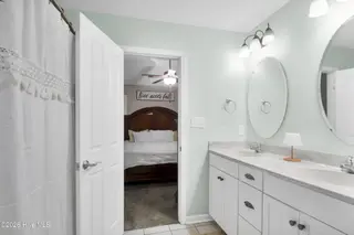 334 Station House Road, New Bern, NC 28562 – photo 17: Primary Bathroom