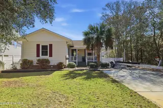 142 NW 8th Street, Oak Island, NC 28465 – photo 3: 142NWEighthSt-16