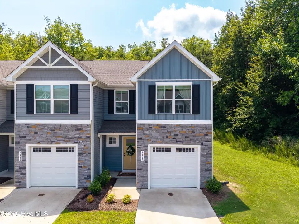 1301 Raven Way, Elizabeth City, NC 27909 – photo 1 of 27: Front View