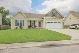 223 Holly Grove Court E, Jacksonville, NC 28540 – photo 2